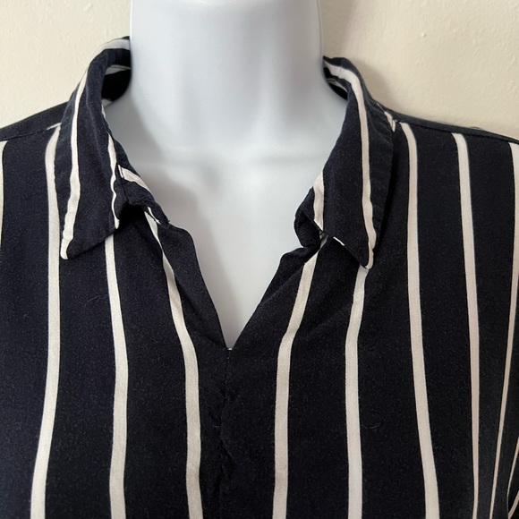 F&F Navy and White 3/4 Sleeve Top - Picture 4 of 5